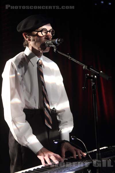 SPARKS - 2013-05-24 - PARIS - La Maroquinerie - Ron Mael